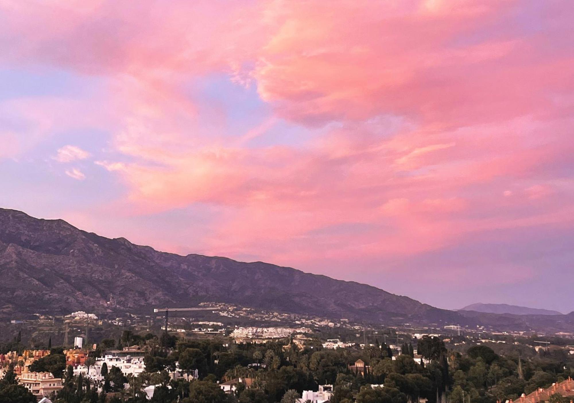 Unmatched Location, Breathtaking Views, Garage Apartamento Marbella