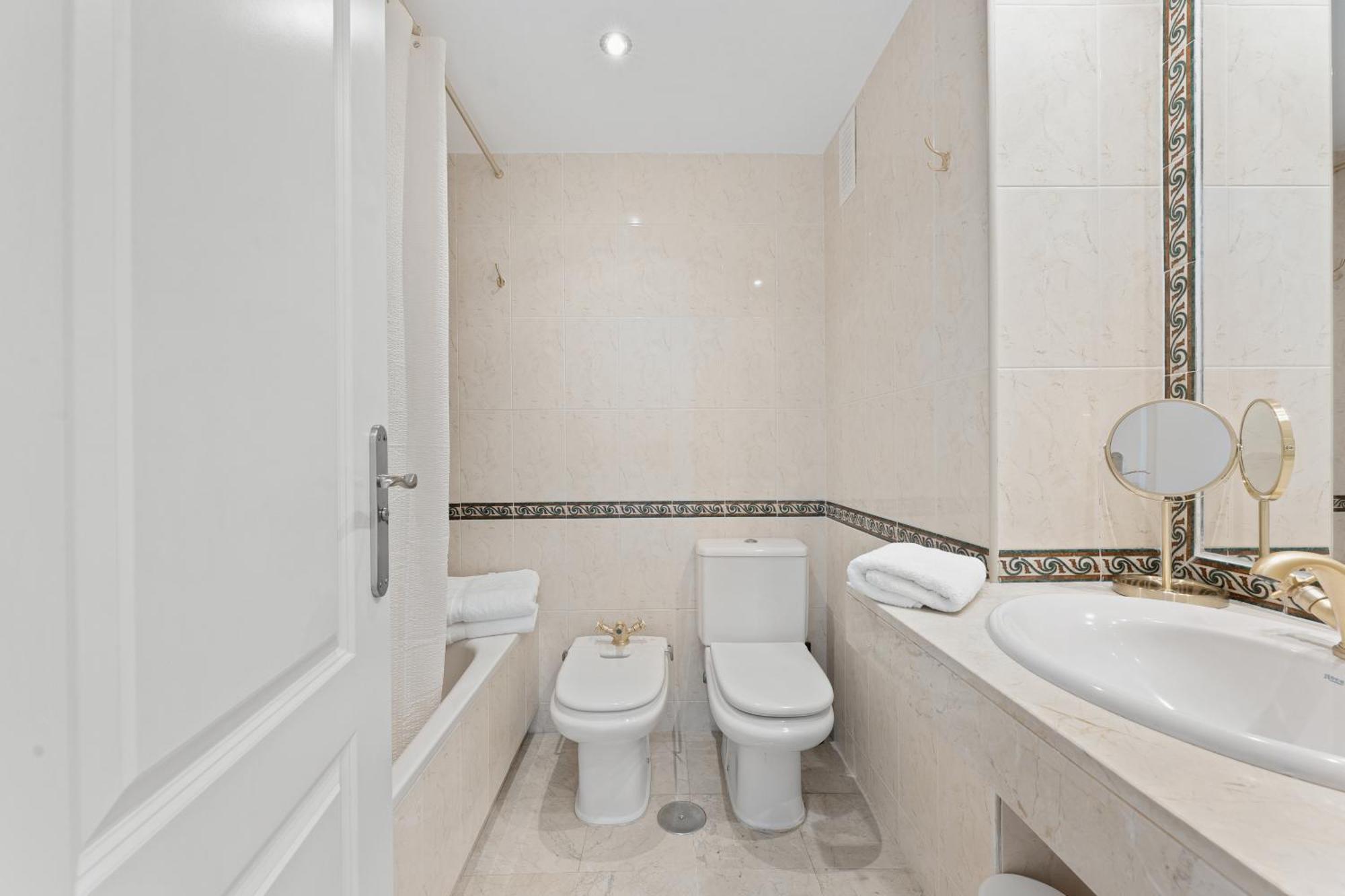 Apartamento Unmatched Location, Breathtaking Views, Garage